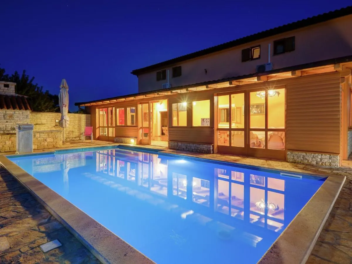 Magnificent Holiday Home In Istria Barbariga 0*,