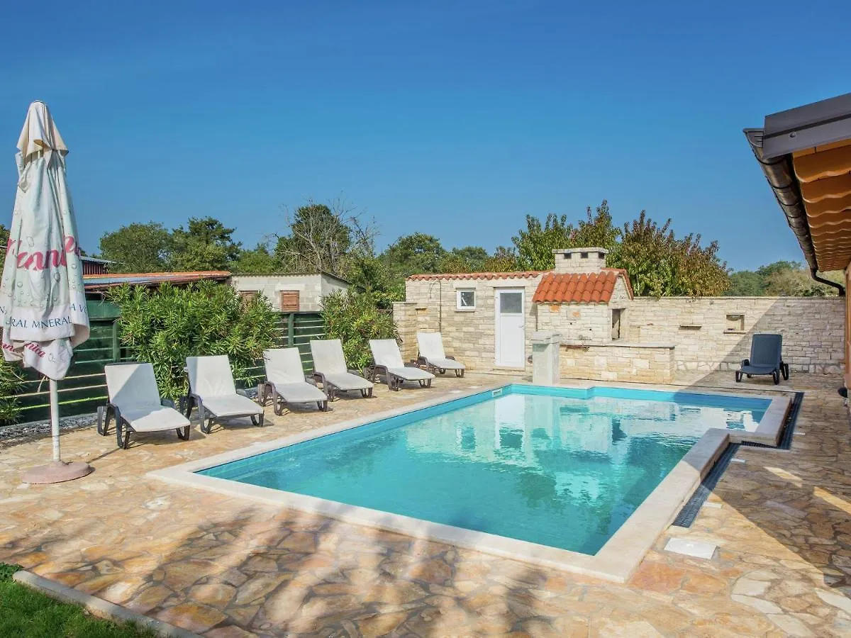 Magnificent Holiday Home In Istria Barbariga