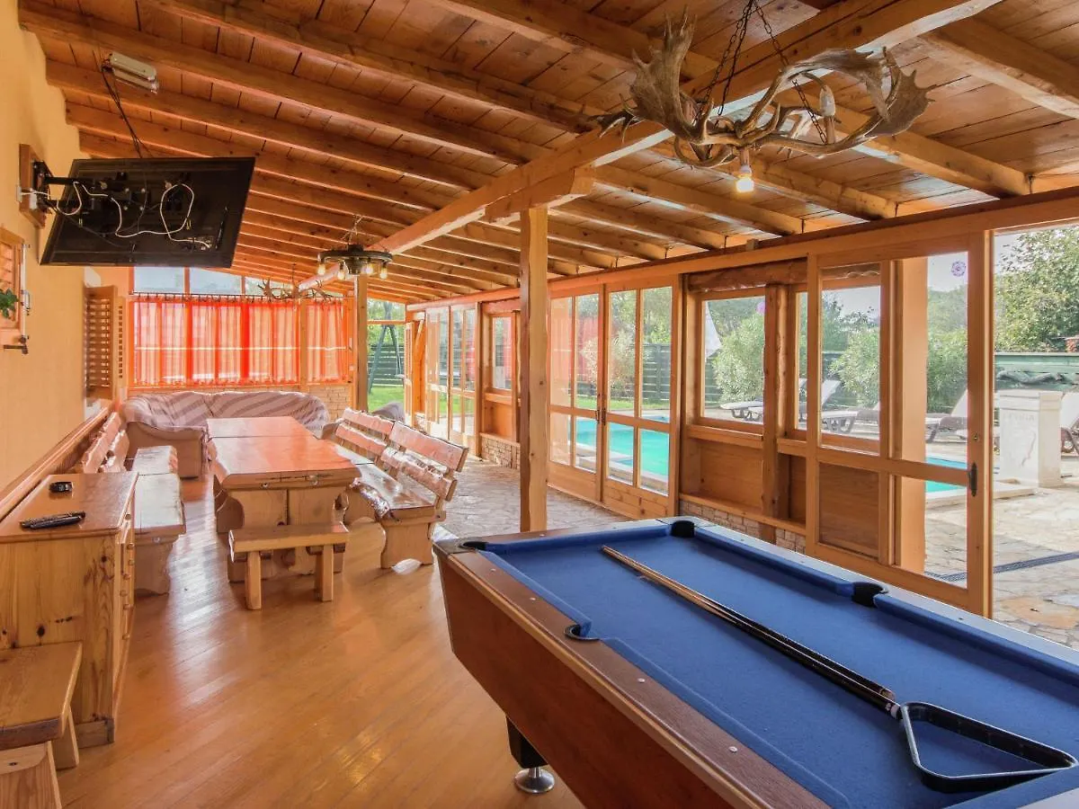 Magnificent Holiday Home In Istria Barbariga