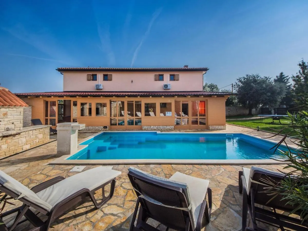 Magnificent Holiday Home In Istria Barbariga