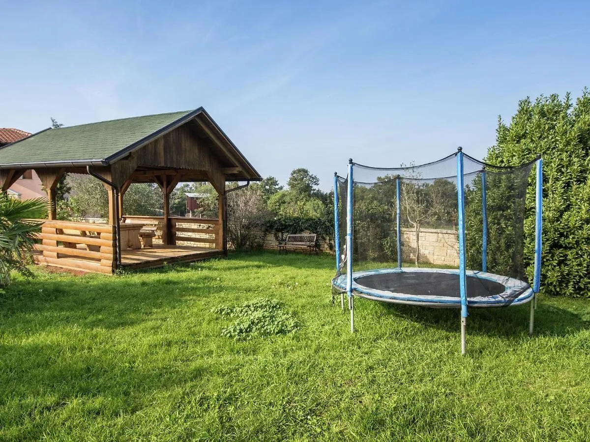 Magnificent Holiday Home In Istria Barbariga